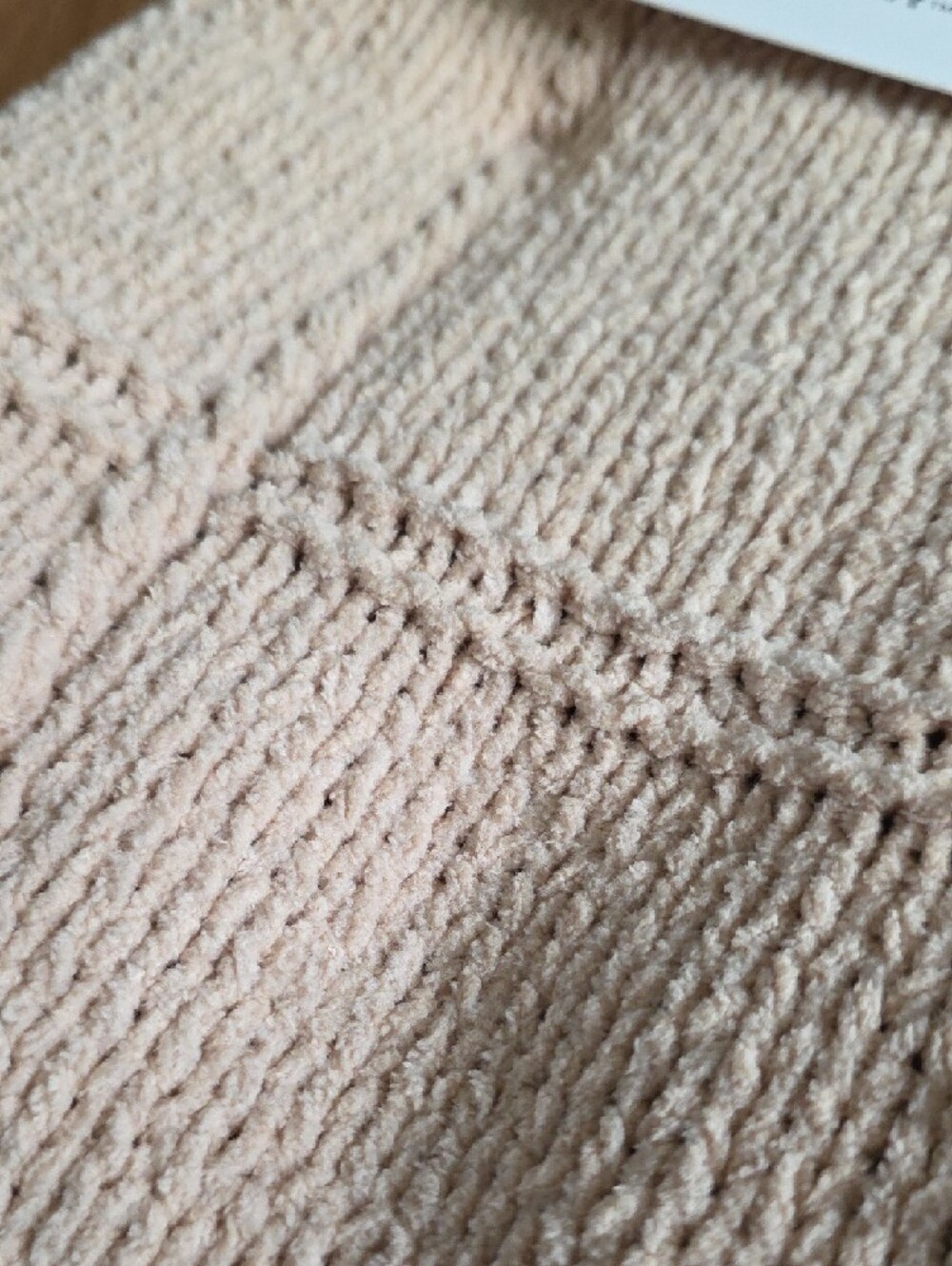 FRYE Beige Block Knit Oversized Throw - Picture 4 of 6